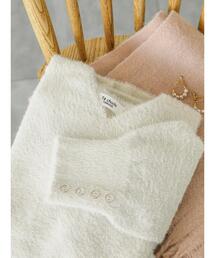 ラメフェザーVネックニット