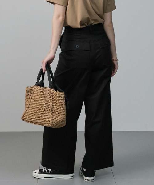 saloon（サルーン）の「SALOON(サルーン)/ブラッシュドベイカーパンツ【手洗い可】（その他パンツ・レディース・ブラック/モカ/カーキ・MEDIUM/SMALL）」の22枚目の写真