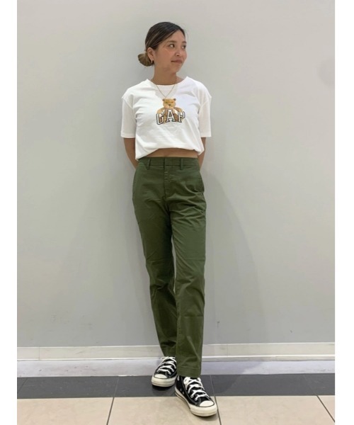 GAP（ギャップ）の「ミッドライズ ダウンタウン カーキパンツ（チノパンツ・レディース・ネイビー/ベージュ/ブラック/カーキ・00/0/2/4/6/8/000/10）」の17枚目の写真