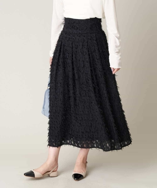 a.v.v(アーヴェヴェ)の「フリンジジャガードタックフレアスカート(スカート・レディース・アイボリー/ブラック・34/36/38/40/42)」の8枚目の写真