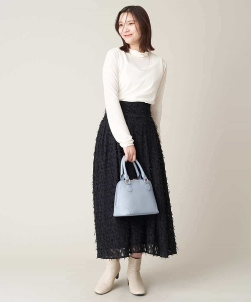 a.v.v(アーヴェヴェ)の「フリンジジャガードタックフレアスカート(スカート・レディース・アイボリー/ブラック・34/36/38/40/42)」の12枚目の写真