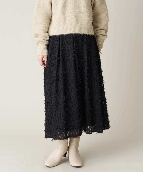a.v.v(アーヴェヴェ)の「フリンジジャガードタックフレアスカート(スカート・レディース・アイボリー/ブラック・34/36/38/40/42)」の18枚目の写真