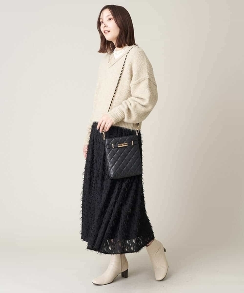 a.v.v(アーヴェヴェ)の「フリンジジャガードタックフレアスカート(スカート・レディース・アイボリー/ブラック・34/36/38/40/42)」の17枚目の写真