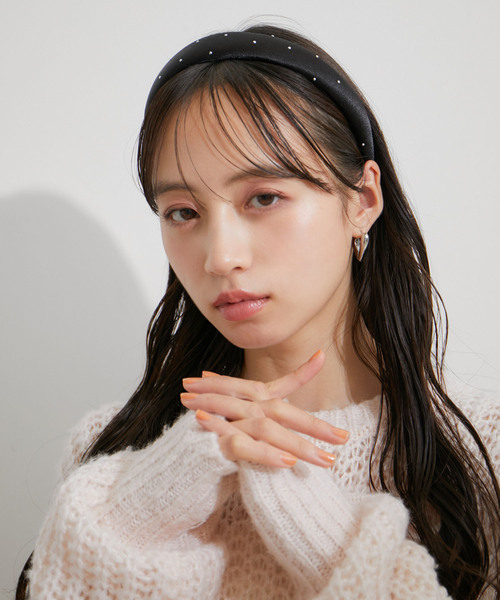 VIS(ビス)の「メタルドットサテンカチューシャ(カチューシャ・レディース・オフホワイト/シルバー/ゴールド・FREE)」の2枚目の写真