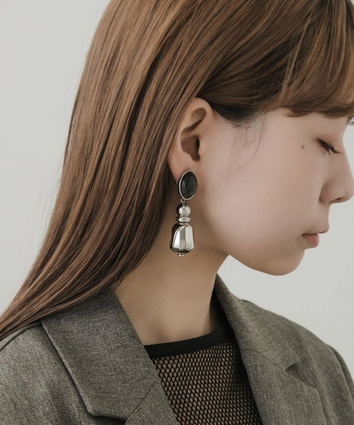 SMELLY（スメリー）の「メタルコネクトボリュームイヤリング（イヤリング・レディース・シルバー系その他・-）」の4枚目の写真