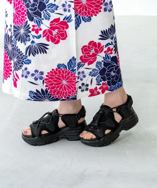 menue(メヌエ)の「厚底 スポーツサンダル(サンダル・レディース・ホワイト/ブラック/ブラック系・S/LL/L/M/SS/3L)」の5枚目の写真