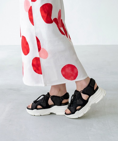 menue(メヌエ)の「厚底 スポーツサンダル(サンダル・レディース・ホワイト/ブラック/ブラック系・S/LL/L/M/SS/3L)」の8枚目の写真