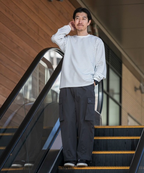 ITEMS URBANRESEARCH（アイテムズ アーバンリサーチ）の「ダンボールボーダー ロングスリーブカットソー（Tシャツ/カットソー・メンズ・ブルー/ブラック/ネイビー・MEDIUM/LARGE）」の6枚目の写真