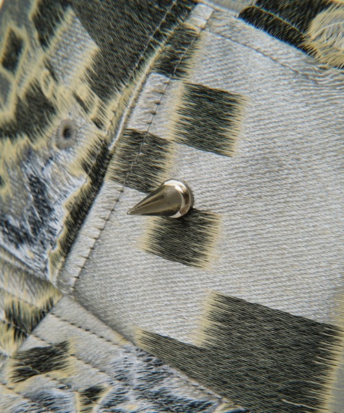 bodysong.（ボディソング）の「BODYSONG./ボディソング×ずっと真夜中でいいのに。AZZMJQSTUDSHAT ハット（ハット・メンズ・ホワイト/シルバー・ONE SIZE）」の6枚目の写真