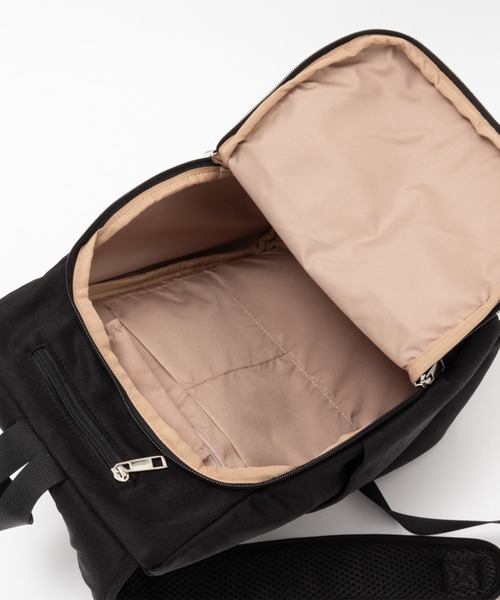 HusHusH(ハッシュアッシュ)の「HusHusH ハッシュアッシュ 人間工学ナイロンリュック(バックパック/リュック・レディース・ブラック/グレイッシュベージュ・フリー)」の8枚目の写真