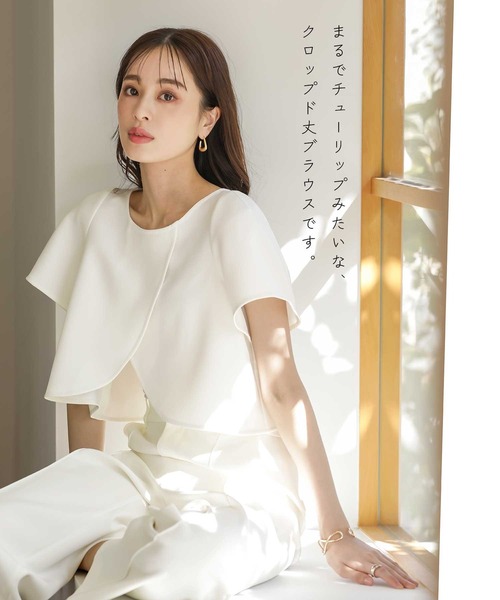 WHITE JOOLA（ホワイトジョーラ）の「骨格を問わずにスタイルアップして見える魔法のブラウス♪【洗濯機OK＆2wayストレッチ】WEB限定！ダブルぷりっとクロス・クロップド丈チューリップブラウス（シャツ/ブラウス・レディース・ブラック/ネイビー/オフホワイト・L/M/S）」の5枚目の写真