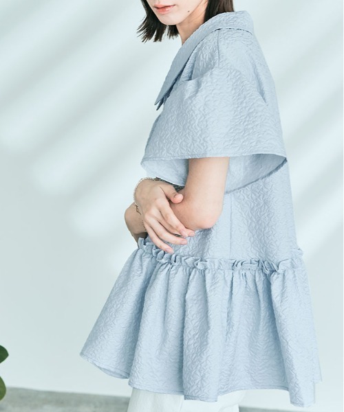 kirakiraShop(キラキラショップ)の「エンボスペプラム フレア ブラウス(シャツ/ブラウス・レディース・ブルー系その他/ホワイト/ブラック・M/L)」の3枚目の写真