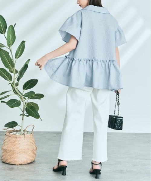 kirakiraShop(キラキラショップ)の「エンボスペプラム フレア ブラウス(シャツ/ブラウス・レディース・ブルー系その他/ホワイト/ブラック・M/L)」の9枚目の写真