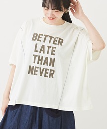 CUBE SUGAR（キューブシュガー）の「強撚ムラ糸天竺カットソーロゴプリント切替Tシャツ（Tシャツ/カットソー）」