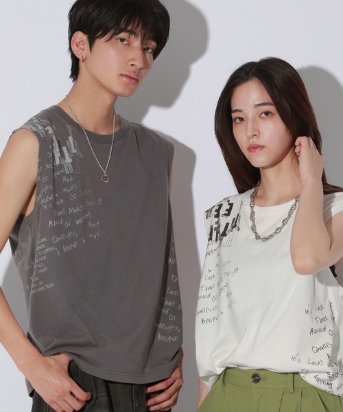 Anui(アニュイ)の「【UNISEX】ランダムロゴノースリーブTシャツ(Tシャツ/カットソー・レディース・オフホワイト/チャコールグレー・MEDIUM)」の9枚目の写真