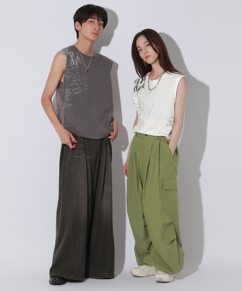 Anui(アニュイ)の「【UNISEX】ランダムロゴノースリーブTシャツ(Tシャツ/カットソー・レディース・オフホワイト/チャコールグレー・MEDIUM)」の8枚目の写真