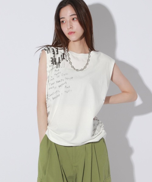 Anui(アニュイ)の「【UNISEX】ランダムロゴノースリーブTシャツ(Tシャツ/カットソー・レディース・オフホワイト/チャコールグレー・MEDIUM)」の6枚目の写真