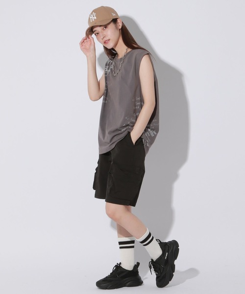 Anui(アニュイ)の「【UNISEX】ランダムロゴノースリーブTシャツ(Tシャツ/カットソー・レディース・オフホワイト/チャコールグレー・MEDIUM)」の17枚目の写真