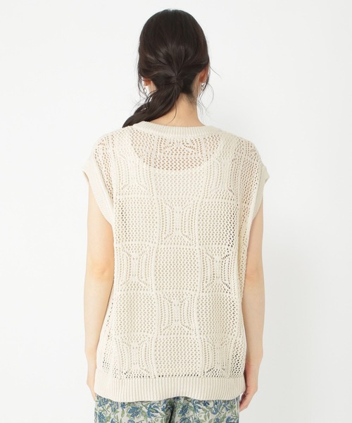 studio CLIP（スタディオクリップ）の「7ゲージ着丈選べる透かし編みベスト（ベスト・レディース・ベージュ/オフホワイト/ブラック・LARGE/MEDIUM）」の22枚目の写真