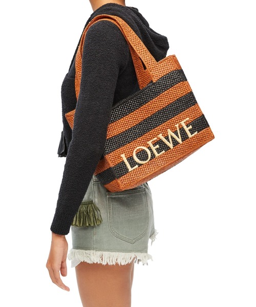 LOEWE（ロエベ）の「ロエベフォント トート ミディアム（ラフィア）（トートバッグ・レディース・ブラック系その他・ONE SIZE）」の2枚目の写真