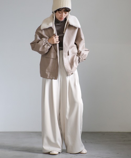 select MOCA(セレクトモカ)の「ファー襟付フェイクレザーブルゾン(ブルゾン・レディース・ブラック/グレイッシュベージュ・FREE)」の4枚目の写真