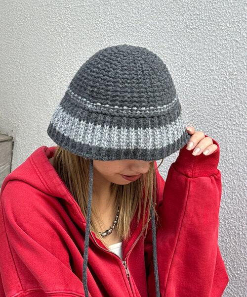 CIAOPANIC（チャオパニック）の「ボーダーニットバケットハット（ニットキャップ/ビーニー・レディース・オフホワイト/ブラック/グレー/ブラウン・ONE SIZE）」の4枚目の写真
