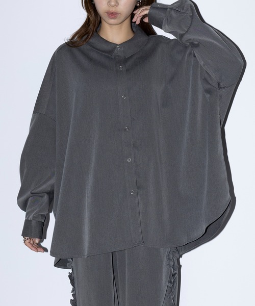 MAISON BREEZE reveur（メゾンブリーズレヴール）の「【MAISON BREEZE reveur】バックシャーリングシャツ 244027（シャツ/ブラウス・レディース・ベージュ/チャコールグレー・FREE）」の9枚目の写真
