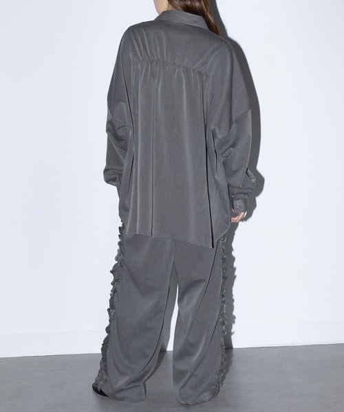 MAISON BREEZE reveur（メゾンブリーズレヴール）の「【MAISON BREEZE reveur】バックシャーリングシャツ 244027（シャツ/ブラウス・レディース・ベージュ/チャコールグレー・FREE）」の17枚目の写真
