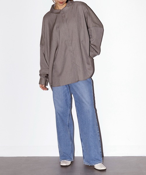 MAISON BREEZE reveur（メゾンブリーズレヴール）の「【MAISON BREEZE reveur】バックシャーリングシャツ 244027（シャツ/ブラウス・レディース・ベージュ/チャコールグレー・FREE）」の3枚目の写真