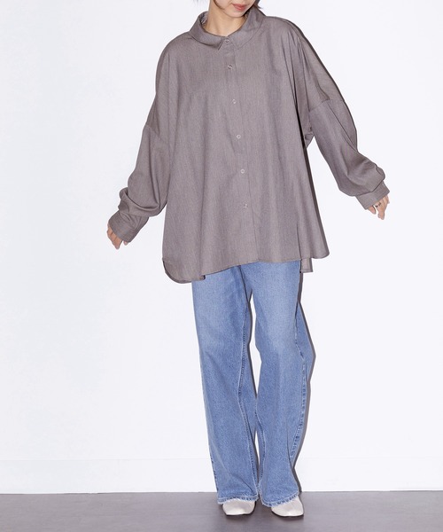 MAISON BREEZE reveur（メゾンブリーズレヴール）の「【MAISON BREEZE reveur】バックシャーリングシャツ 244027（シャツ/ブラウス・レディース・ベージュ/チャコールグレー・FREE）」の5枚目の写真