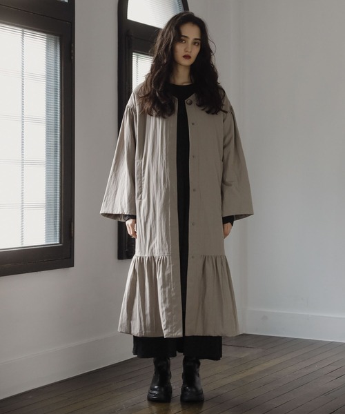 ESCAR（エスカー）の「■ESCAR　パディングロングコート（その他アウター・レディース・ブラック/グレイッシュベージュ・FREE）」の5枚目の写真