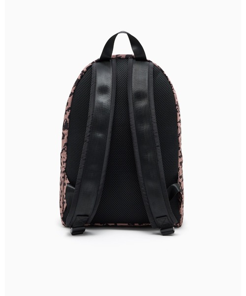 EMPORIO ARMANI EA7（エンポリオアルマーニイーエーセブン）の「<オンライン限定>【エンポリオ アルマーニ EA7】ASV Graphic Series バックパック プリント リサイクル素材（バックパック/リュック・メンズ・ブラック×ホワイト/ベージュ×ブラック・FREE）」の4枚目の写真