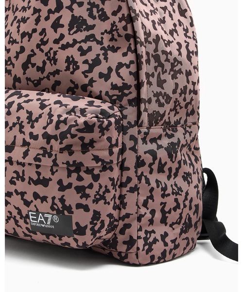 EMPORIO ARMANI EA7（エンポリオアルマーニイーエーセブン）の「<オンライン限定>【エンポリオ アルマーニ EA7】ASV Graphic Series バックパック プリント リサイクル素材（バックパック/リュック・メンズ・ブラック×ホワイト/ベージュ×ブラック・FREE）」の5枚目の写真