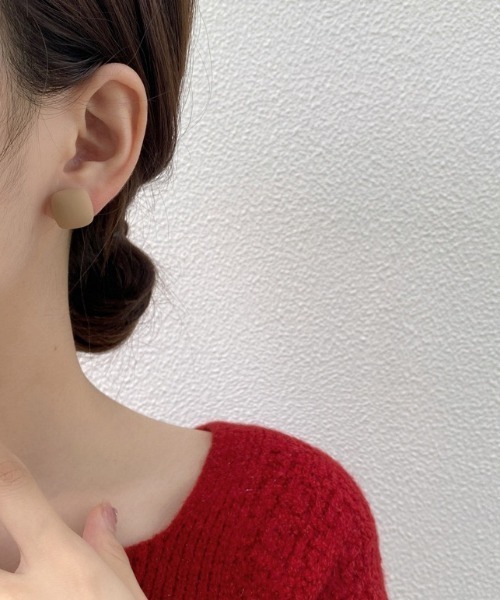 tood.(トード)の「【tood.】レトロキューブスタッドピアス(ピアス(両耳用)・レディース・ベージュ/グリーン/マスタード/グレー/モカ/バーガンディー/モスグリーン・FREE)」の11枚目の写真