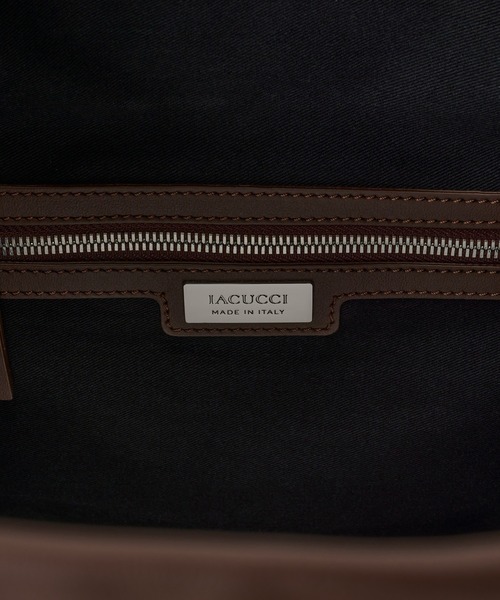 IACUCCI(イアクッチ)の「ルーポ BP VITELLO(バックパック/リュック・メンズ・ブラウン・FREE)」の2枚目の写真