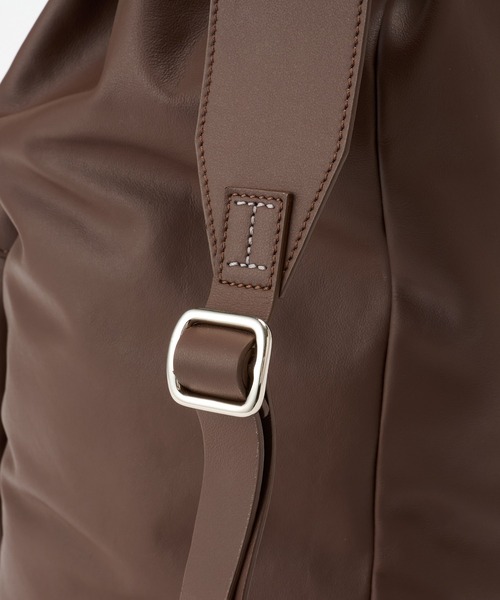 IACUCCI(イアクッチ)の「ルーポ BP VITELLO(バックパック/リュック・メンズ・ブラウン・FREE)」の4枚目の写真