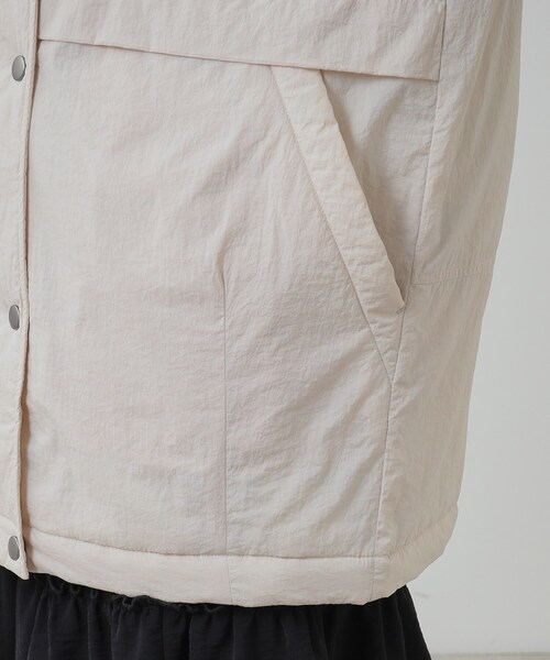 Cutie Blonde（キューティーブロンド）の「スタンドカラー オーバーサイズ中綿ブルゾン（ブルゾン・レディース・ブラック/ナチュラル・04/03/02）」の19枚目の写真