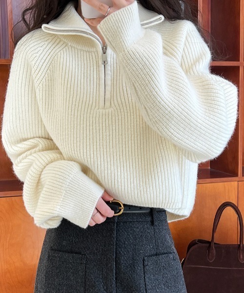 SHEENA(シーナ)の「ハーフジップクロップド丈ニットプルオーバー(ニット/セーター・レディース・オフホワイト/ブラック/レッド/モカ・M)」の12枚目の写真