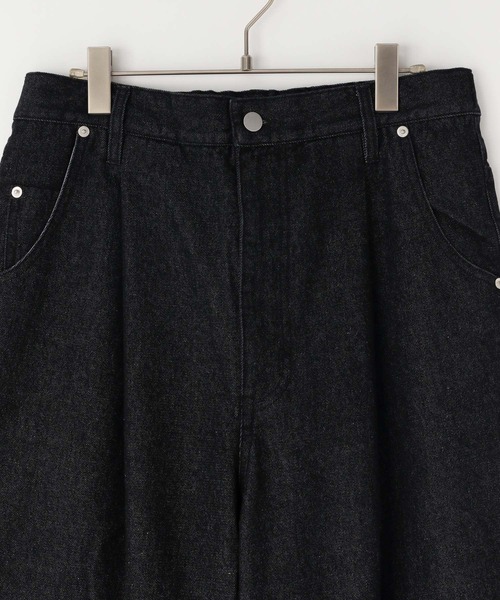 LOWRYS FARM（ローリーズファーム）の「デニムワイドパンツ　250517（デニムパンツ・メンズ・ネイビー/ブラック・MEDIUM/LARGE）」の4枚目の写真