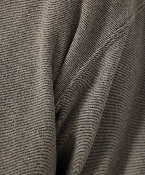 ABAHOUSE GRAY(アバハウスグレイ)の「【起毛スムース】パウダーストレッチ クルーネック カットソー(Tシャツ/カットソー・メンズ・モカ/ブラック/グレイッシュベージュ/ホワイト/チャコールグレー・46/48)」の8枚目の写真