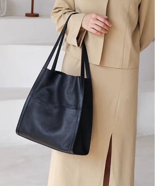 NiiNa】【高品質牛革】ソフトレザースクエアショルダーバッグ