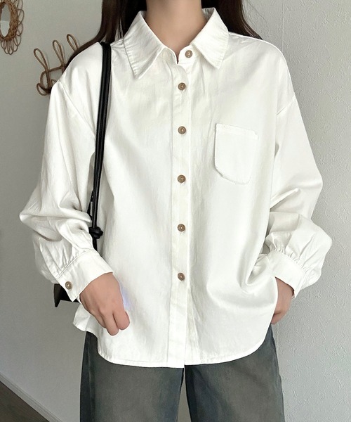 Cham.（チャム）の「シンプルポケットシャツ（シャツ/ブラウス・レディース・オフホワイト/ベージュ・F）」の2枚目の写真