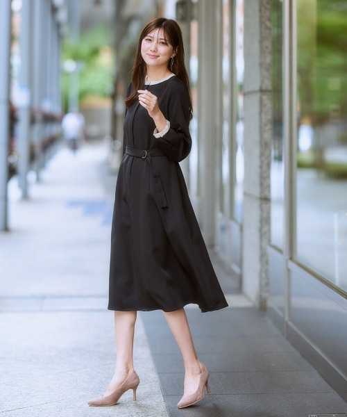 7days Life Styling(セブンデイズライフスタイリング)の「ベルト付き配色ワンピース<大きいサイズ有>(ワンピース・レディース・ブラック/グレイッシュベージュ・LL/L/M/S/6L/5L/4L/3L)」の6枚目の写真