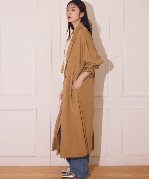 AVIE（アビィ）の「スリーブデザインオーバーコート（チェスターコート・レディース・キャメル/ブラック・38）」の4枚目の写真