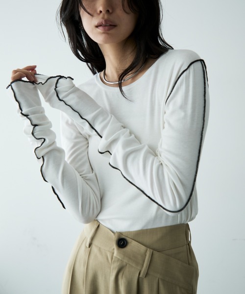 DFFUR.（ディフル）の「バイカラーシームロングスリーブトップス（Tシャツ/カットソー・レディース・オフホワイト/グレー・FREE）」の2枚目の写真
