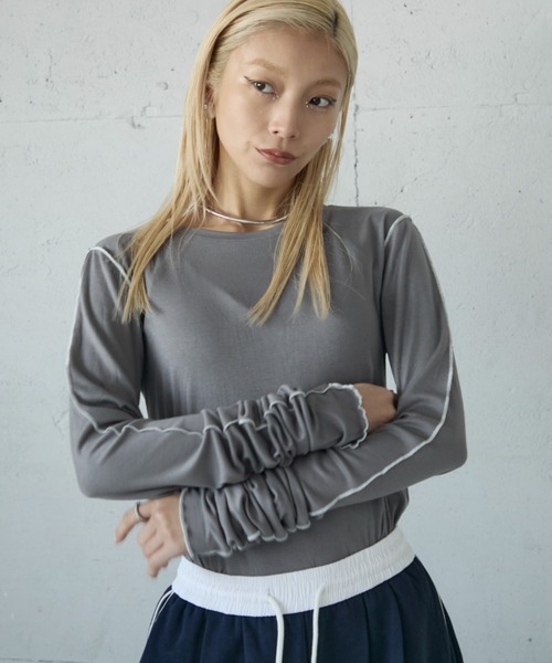 DFFUR.（ディフル）の「バイカラーシームロングスリーブトップス（Tシャツ/カットソー・レディース・オフホワイト/グレー・FREE）」の3枚目の写真