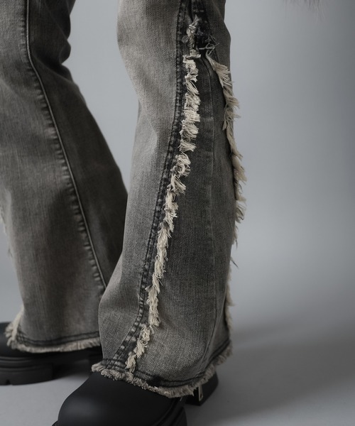 SPINNS(スピンズ)の「≪リバイバルギャルパンツ≫"美脚効果マシマシフリンジ"デニムフレアパンツ/3サイズ展開(デニムパンツ・レディース・ブルー/ブラック/ネイビー・XS/M/S)」の17枚目の写真