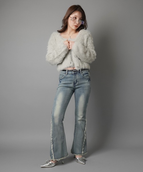 SPINNS(スピンズ)の「≪リバイバルギャルパンツ≫"美脚効果マシマシフリンジ"デニムフレアパンツ/3サイズ展開(デニムパンツ・レディース・ブルー/ブラック/ネイビー・XS/M/S)」の22枚目の写真