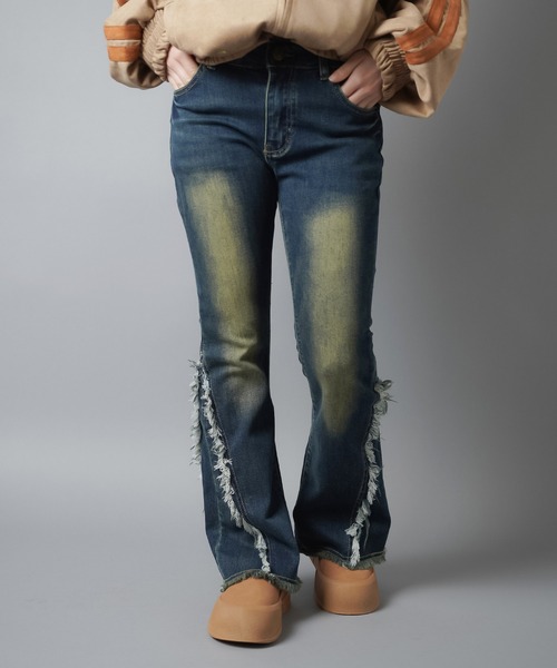 SPINNS(スピンズ)の「≪リバイバルギャルパンツ≫"美脚効果マシマシフリンジ"デニムフレアパンツ/3サイズ展開(デニムパンツ・レディース・ブルー/ブラック/ネイビー・XS/M/S)」の10枚目の写真