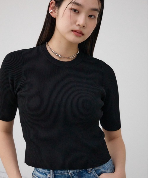 AZUL by moussy(アズールバイマウジー)の「ハーフスリーブクルーネックリブトップス(ニット/セーター・レディース・ホワイト系その他/ブラック系その他/アイボリー/グレー/ブラック/グリーン・SMALL/MEDIUM)」の4枚目の写真